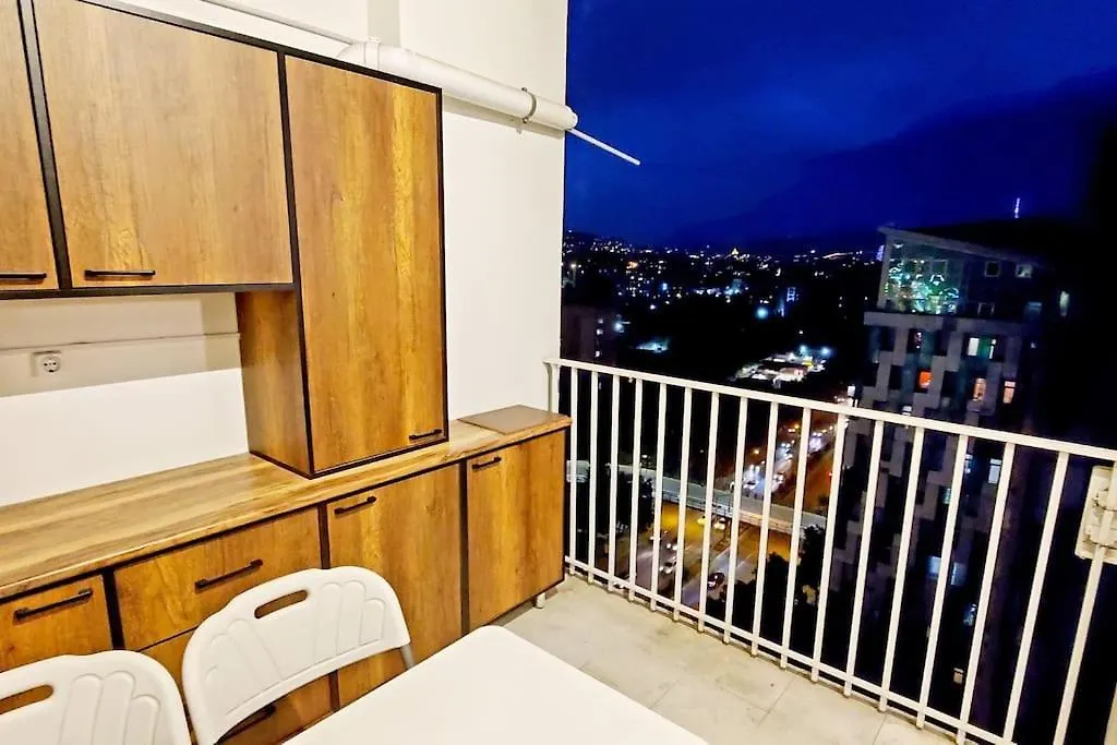 Cozy Apartment With A Large Balcony And City View Tbilisi Georgien